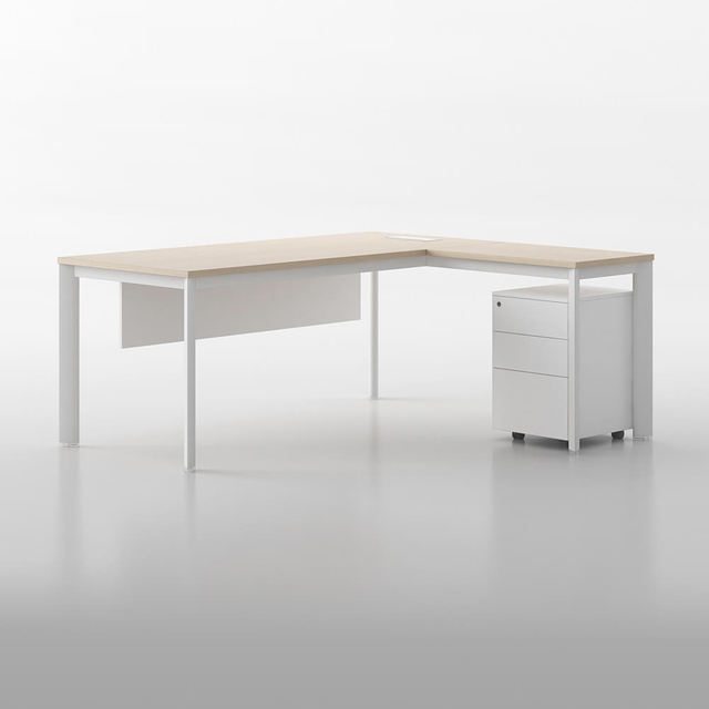 Estación de trabajo de escritorio de oficina en forma de L