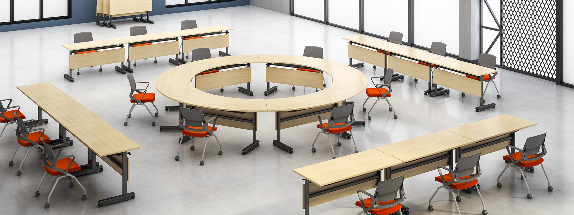 Puede estar compuesto por mesas de entrenamiento de madera redondas y rectangulares y escritorios móviles