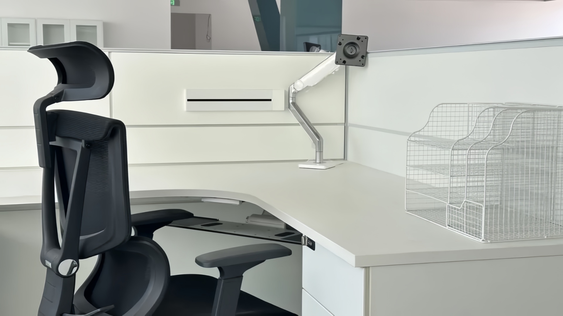 Soluci&oacute;n de mobiliario de oficina ergon&oacute;mico 4