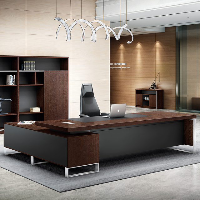 Escritorio de oficina en forma de L con cajones de archivo