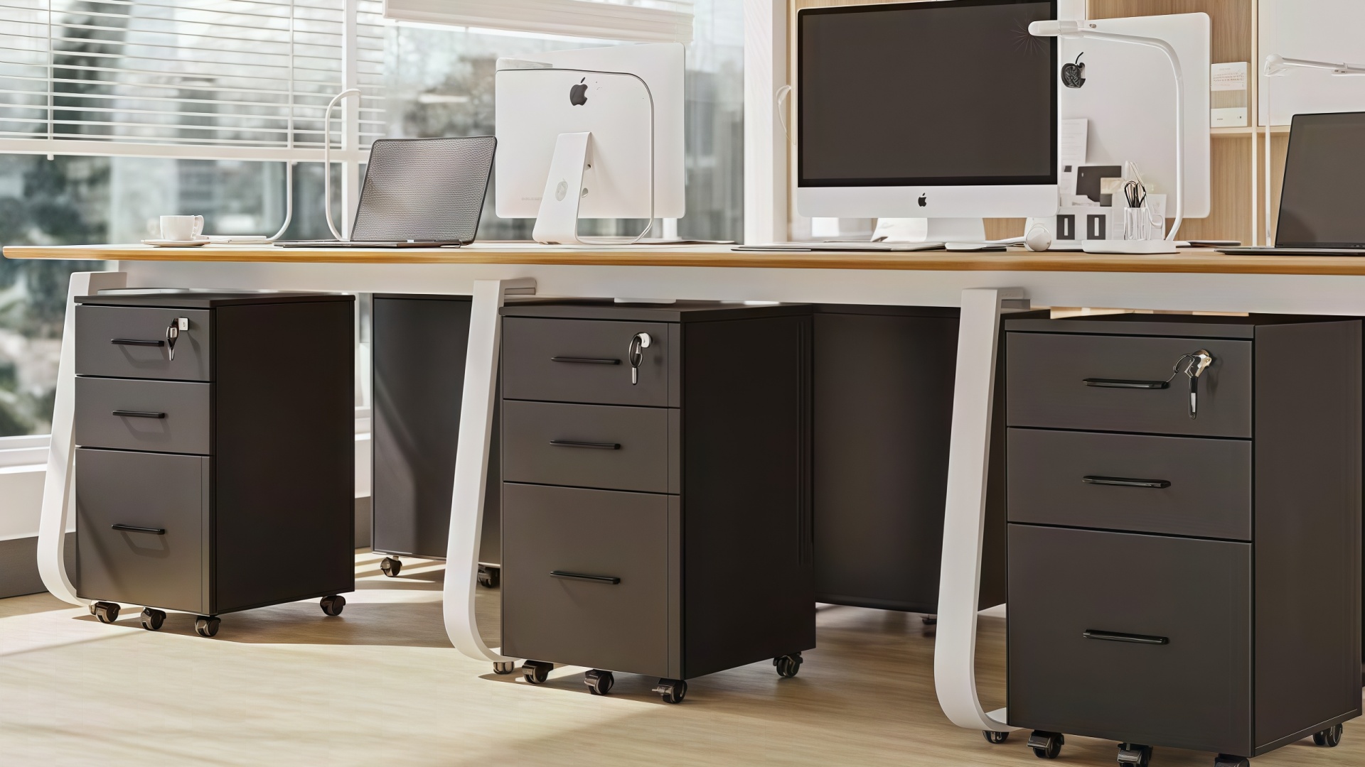 mueble de oficina debajo del escritorio