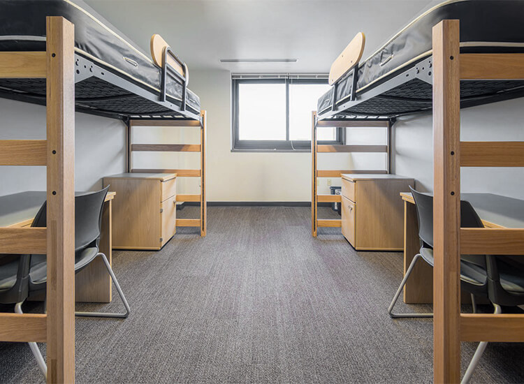 El cómodo dormitorio brinda a los estudiantes un buen espacio de descanso.