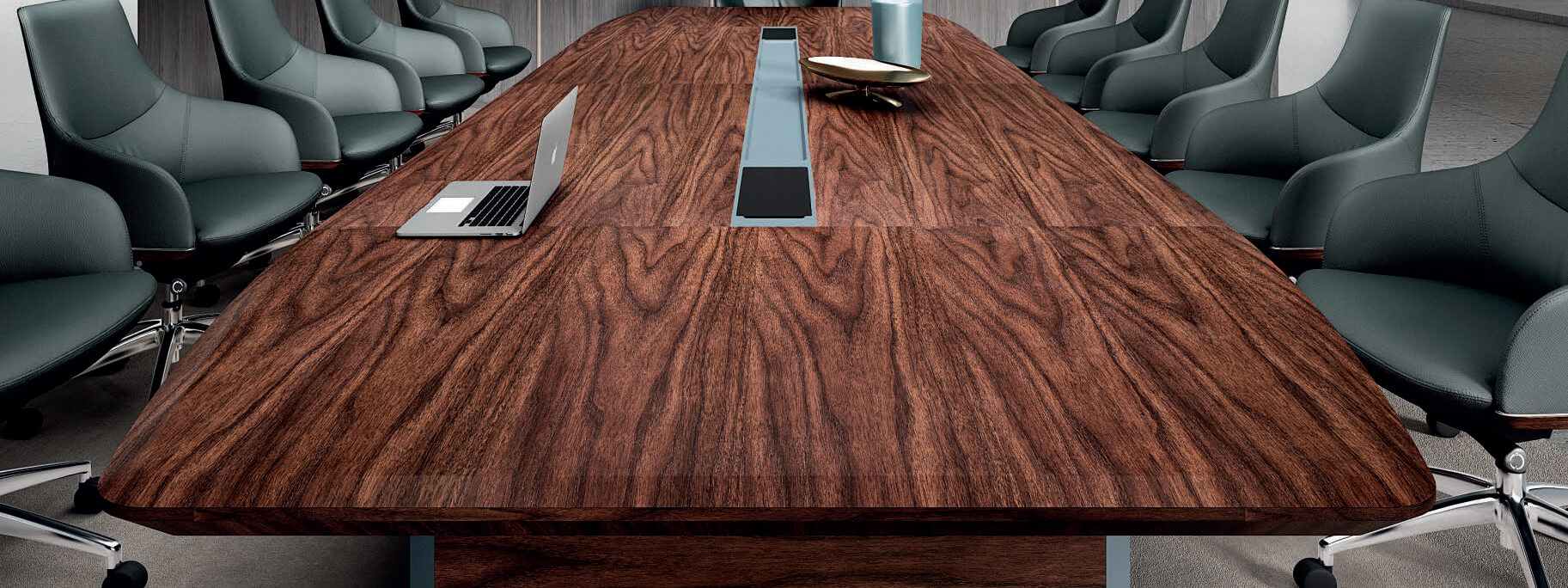 Mesa de conferencia de madera y 10 sillas ejecutivas negras
